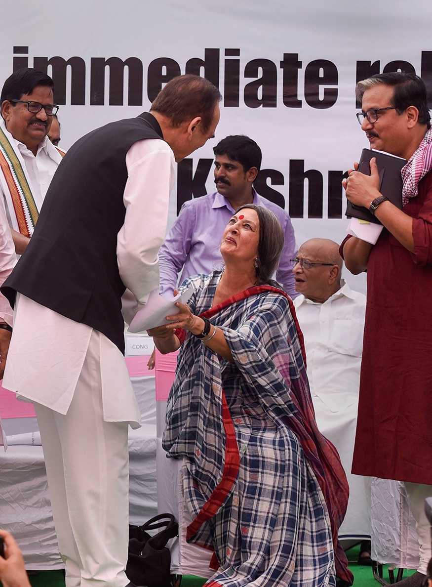 All Party Protest At Jantar Mantar Demand Release Of Leaders Detained