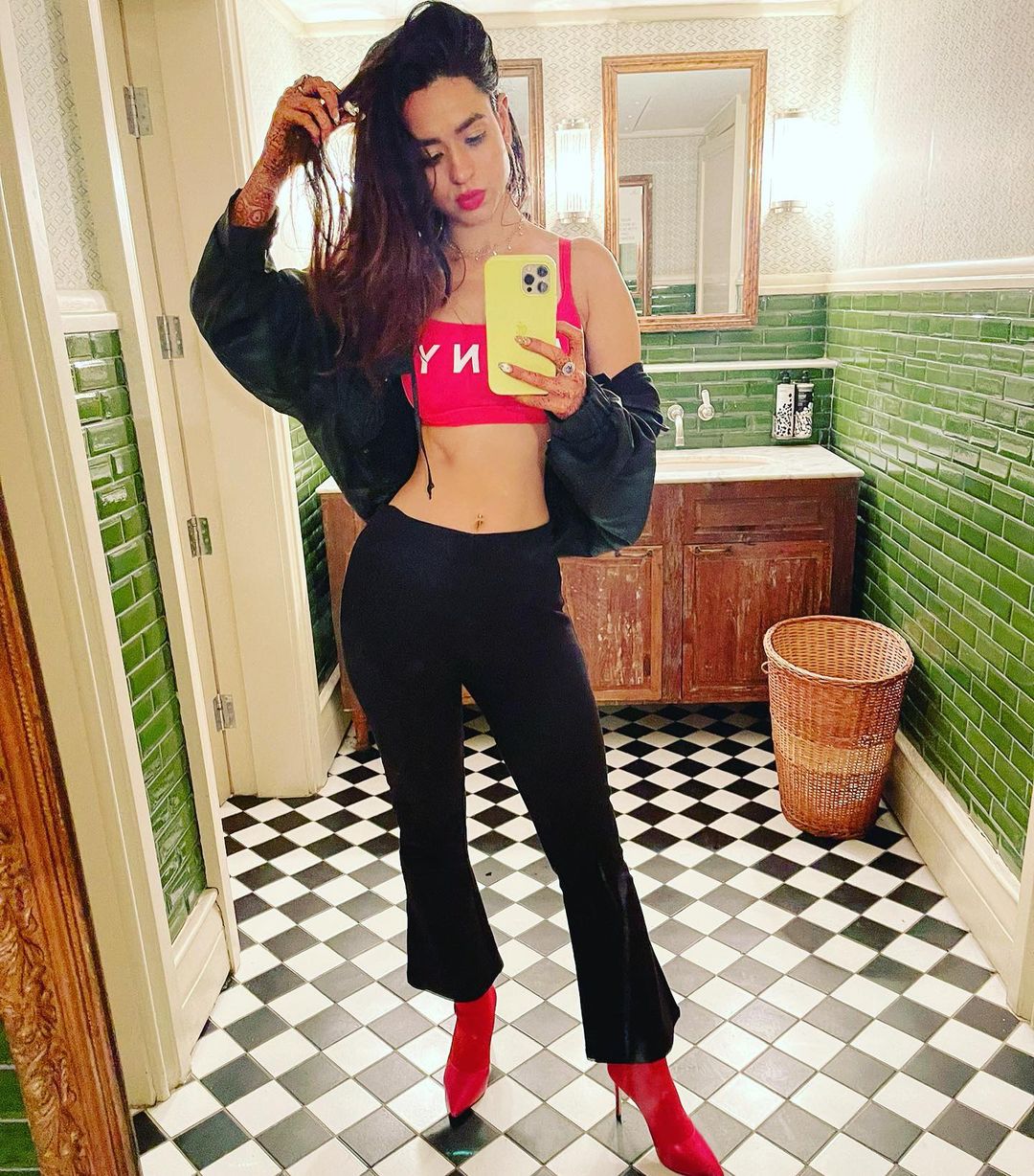 Soundarya Sharma S Hot And Bold Photos Sizzle The Internet Take A Look