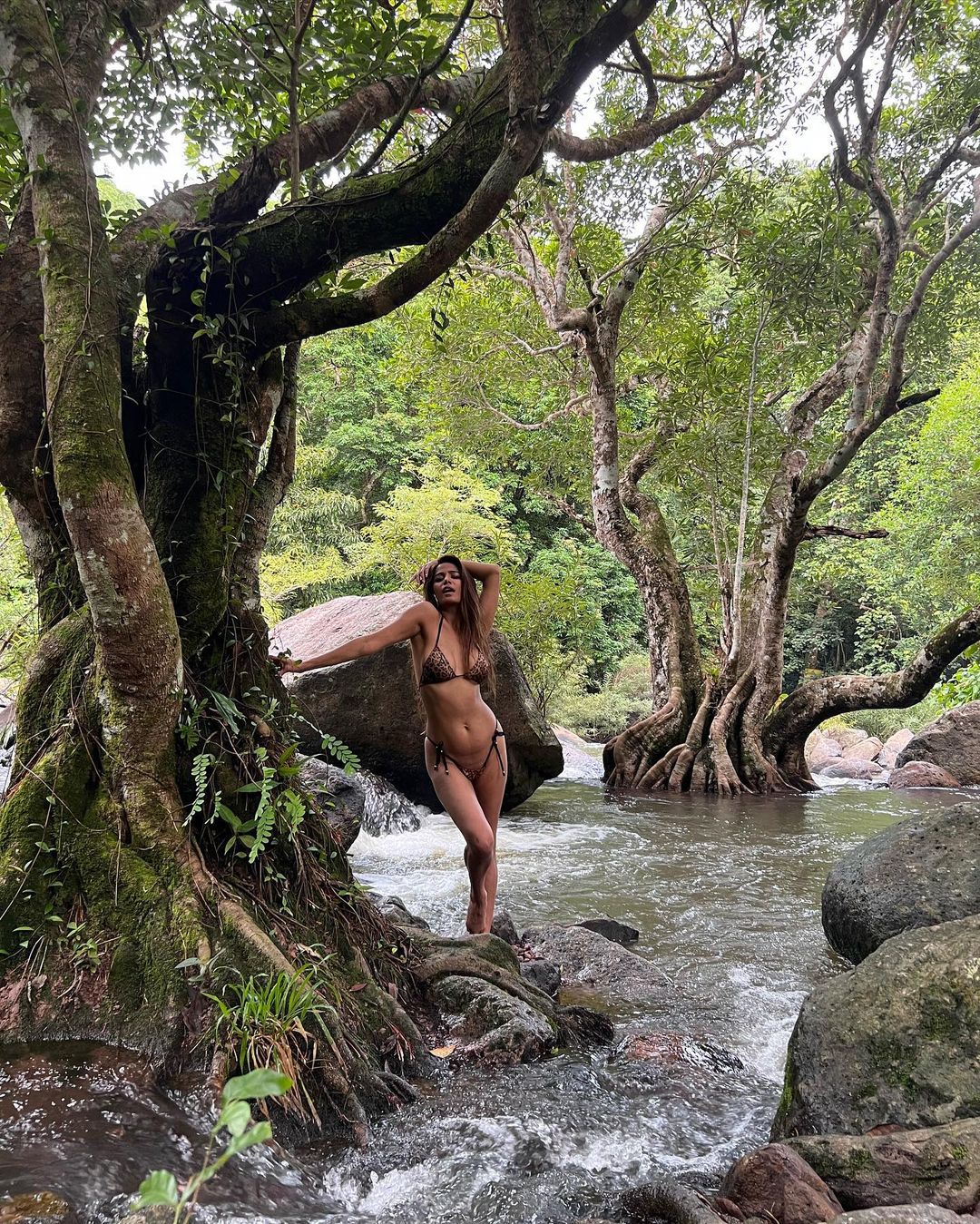 Poonam Pandey Makes Jaws Drop With Bold Bikini Pictures Check Out The