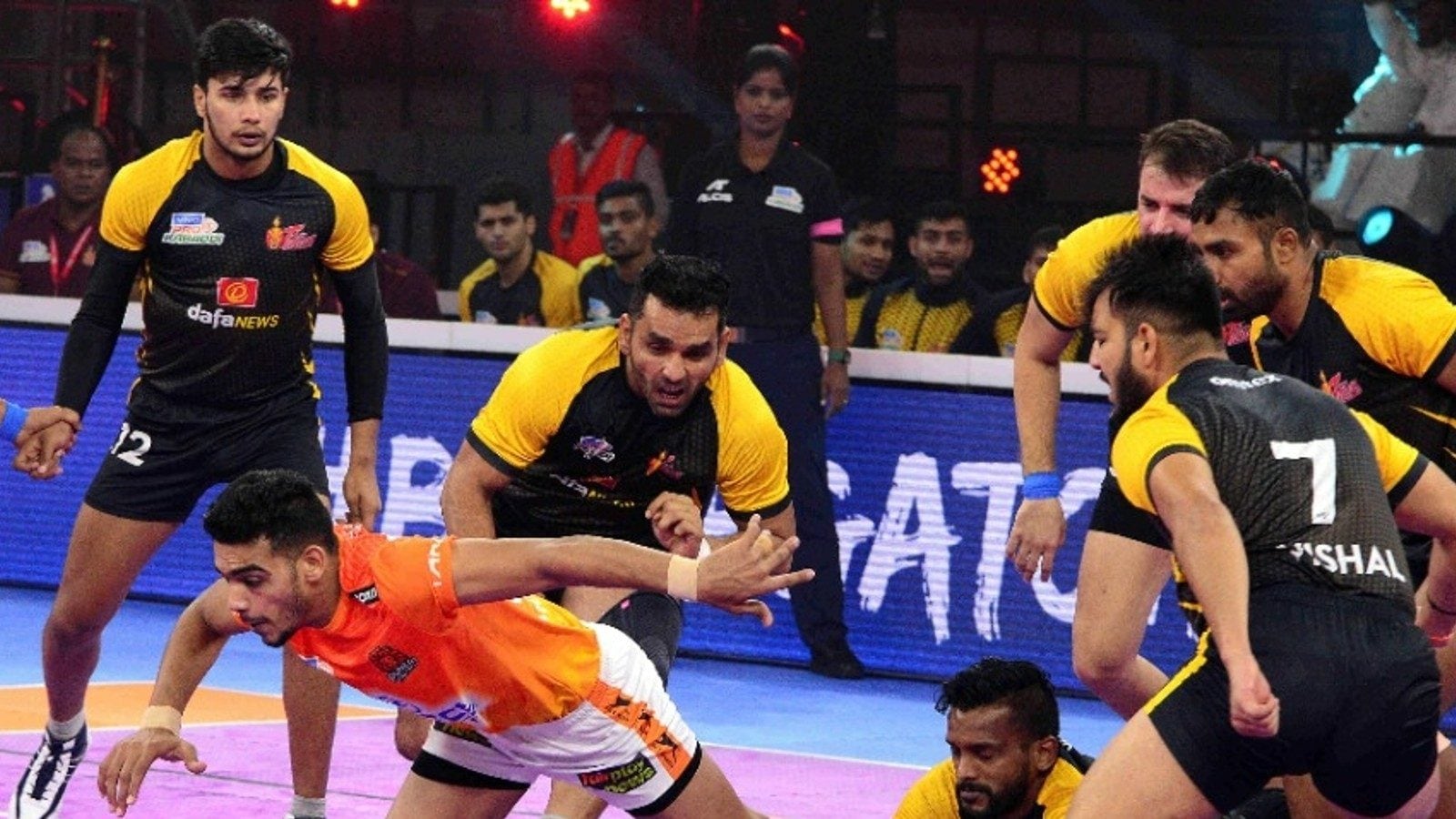 Pkl Aslam Inamdar S Stunning Last Second Raid Leads Puneri Paltan To