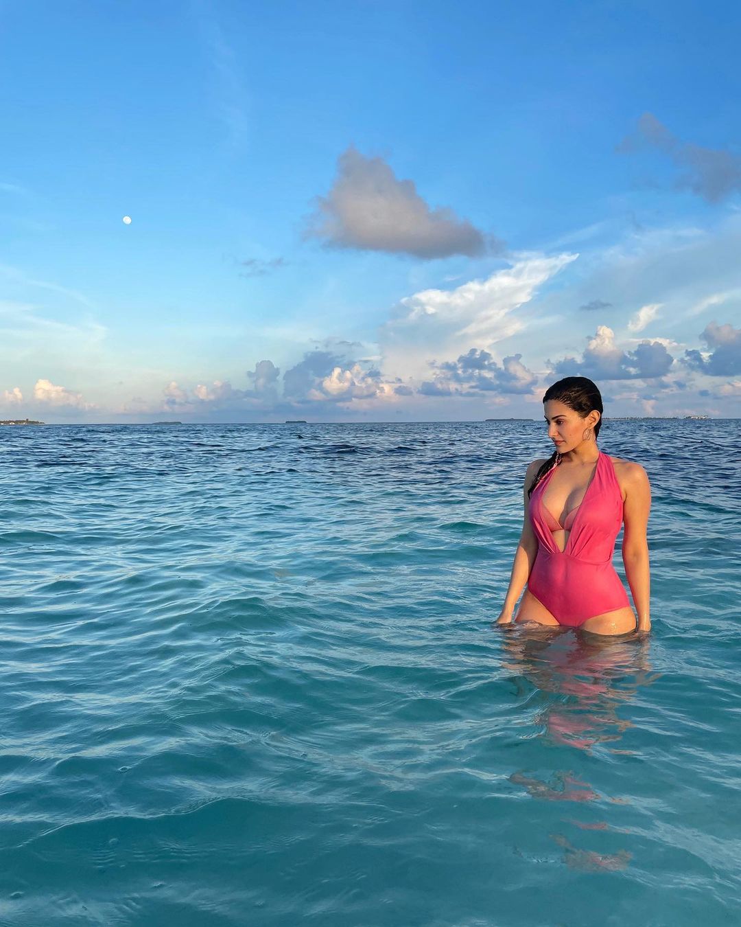 Amyra Dastur Makes Jaws Drop With Super Hot Photo In Purple Bikini