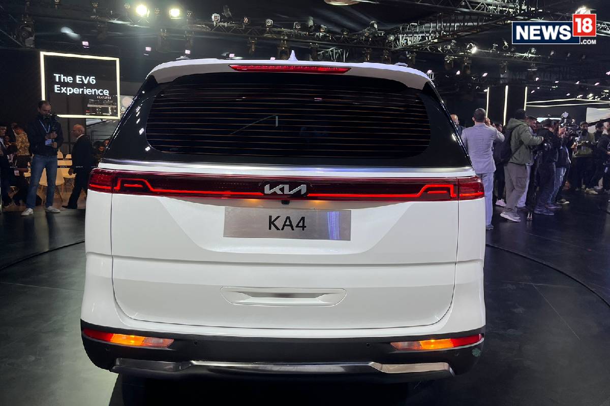 Next Gen Kia Carnival Mpv In Pics See Design Features And More News