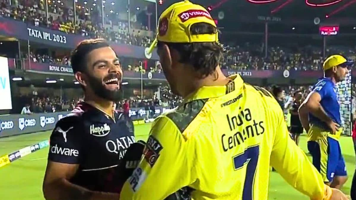 Best Moment Of The Day Viral Video Of Ms Dhoni Virat Kohli Chatting