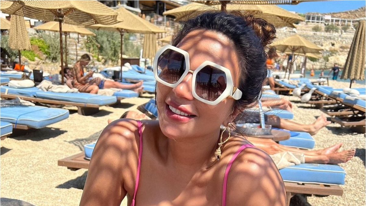 Sexy Shama Sikander Flaunts Her Perfect Curves In Pink Bikini Check