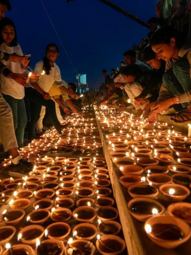 10 Mesmerising Pictures Of Ayodhya Deepotsav 2023