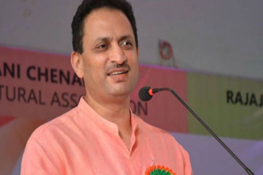 অনন্ত কুমাৰ হেগৰে : মোদী চৰকাৰৰ প্ৰথমটো কাৰ্যকালত মন্ত্ৰিত্ব লাভ কৰা অনন্ত কুমাৰ হেগৰেক এইবাৰ বঞ্চিত কৰা হ’ল মন্ত্ৰীসভাৰ পৰা। অনন্ত কুমাৰ হেগৰে : মোদী চৰকাৰৰ প্ৰথমটো কাৰ্যকালত মন্ত্ৰিত্ব লাভ কৰা অনন্ত কুমাৰ হেগৰেক এইবাৰ বঞ্চিত কৰা হ’ল মন্ত্ৰীসভাৰ পৰা।
