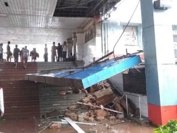 যদিও, দুৰ্ঘটনাস্থলীত NDRFৰ দল উপস্থিত হয় আৰু কোনোধৰণৰ হতাহতৰ খবৰ পোৱা নাই। ৰে’লৱে প্ৰশাসন ব্যস্ত হৈ পৰিছে ষ্টেচনৰ ক্ষতি হোৱা সামগ্ৰীসমূহ উদ্ধাৰত। যদিও, দুৰ্ঘটনাস্থলীত NDRFৰ দল উপস্থিত হয় আৰু কোনোধৰণৰ হতাহতৰ খবৰ পোৱা নাই। ৰে’লৱে প্ৰশাসন ব্যস্ত হৈ পৰিছে ষ্টেচনৰ ক্ষতি হোৱা সামগ্ৰীসমূহ উদ্ধাৰত।