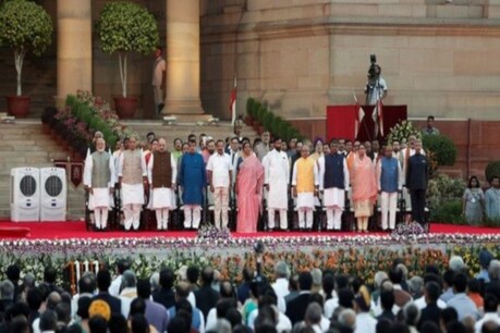 আৰক্ষীলৈ ফোন কৰি কেন্দ্ৰীয় মন্ত্ৰীক হত্যা কৰাৰ ভাবুকি চৰকাৰী কৰ্মচাৰীৰ! আৰক্ষীলৈ ফোন কৰি কেন্দ্ৰীয় মন্ত্ৰীক হত্যা কৰাৰ ভাবুকি চৰকাৰী কৰ্মচাৰীৰ!