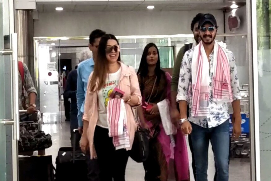  গুৱাহাটীত উপস্থিত বলীউদৰ মোহময়ী অভিনেত্ৰী মহিমা চৌধুৰী আৰু অভিনেতা শ্ৰেয়াষ টালপাড়ে।