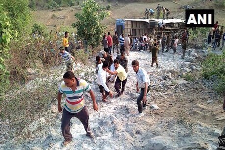 ঝাৰখণ্ডত পথ দুৰ্ঘটনা, ৬ গৰাকী নিহত আৰু ৩৯ গৰাকী আহত ঝাৰখণ্ডত পথ দুৰ্ঘটনা, ৬ গৰাকী নিহত আৰু ৩৯ গৰাকী আহত