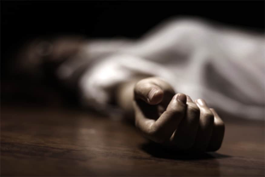 এনৱাই ডেইলীৰ বাতৰিৰ মতে, ট্ৰাম্পৰ পৰামৰ্শৰ পিছত নিউয়ৰ্কত বীজাণু নাশক পান কৰাৰ ৩০টাৰো অধিক ঘটনা পোহৰলৈ আহিছে। চহৰখনৰ স্বাস্থ্য বিভাগৰ অধীনৰ বিহপান নিয়ন্ত্ৰণ কেন্দ্ৰলৈ এনেধৰণৰ কেইবাটাও ঘটনাক লৈ বিগত ১৮ঘণ্টাত ফোন কল আহিছে। ইয়াৰ ভিতৰত কাৰোবাৰ মৃত্যু হৈছে আৰু কাৰোবাক হাস্পতালত ভৰ্তি কৰাবলগীয়া হৈছে। বেছিভাগ মানুহেই ঘৰ পৰিষ্কাৰ কৰিবলৈ ব্যৱহাৰ কৰা লাইজল খাইছে। এনৱাই ডেইলীৰ বাতৰিৰ মতে, ট্ৰাম্পৰ পৰামৰ্শৰ পিছত নিউয়ৰ্কত বীজাণু নাশক পান কৰাৰ ৩০টাৰো অধিক ঘটনা পোহৰলৈ আহিছে। চহৰখনৰ স্বাস্থ্য বিভাগৰ অধীনৰ বিহপান নিয়ন্ত্ৰণ কেন্দ্ৰলৈ এনেধৰণৰ কেইবাটাও ঘটনাক লৈ বিগত ১৮ঘণ্টাত ফোন কল আহিছে। ইয়াৰ ভিতৰত কাৰোবাৰ মৃত্যু হৈছে আৰু কাৰোবাক হাস্পতালত ভৰ্তি কৰাবলগীয়া হৈছে। বেছিভাগ মানুহেই ঘৰ পৰিষ্কাৰ কৰিবলৈ ব্যৱহাৰ কৰা লাইজল খাইছে।