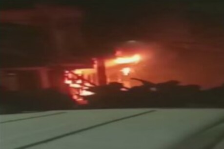 চাৰি মহলীয়া অট্টালিকাত বিধ্বংসী জুই, জীৱন্তে অগ্নিদগ্ধ হৈ ৫জন লোকৰ মৃত্যু চাৰি মহলীয়া অট্টালিকাত বিধ্বংসী জুই, জীৱন্তে অগ্নিদগ্ধ হৈ ৫জন লোকৰ মৃত্যু