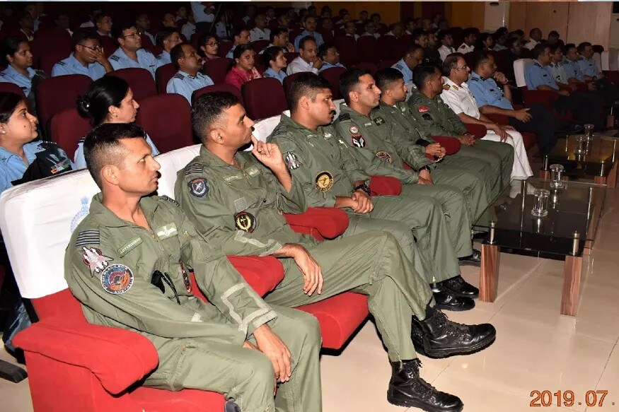 <br />বায়ুসেনা সূত্ৰই প্ৰকাশ কৰা মতে প্ৰাৰম্ভিক চৰণৰ প্ৰক্ৰিয়াত ২৫জন টেষ্ট পাইলটে অংশ লয়। ইয়াৰ পিছত কেবাটাও চৰণ অনুষ্ঠিত হ’ব আৰু কেৱল ২–৩টেষ্ট পাইলটেহে অন্তিম সূচীত অন্তৰ্ভুক্ত হ’ব পাৰিব।<br />বায়ু সেনাই টুইট কৰে যে মিছন গগনযান–ভাৰতীয় বায়ুসেনাই ভাৰতীয় মহাকাশ যাত্ৰীৰ নিৰ্বাচনৰ কাৰণে ইন্সষ্টিটিউট অৱ এয়ৰ’স্পেচত প্ৰথম চৰণ সম্পন্ন কৰিলে। নিৰ্বাচিত টেষ্ট পাইলটে কঠোৰ শাৰিৰীক<br />অভ্যাসৰ পৰীক্ষা, প্ৰয়োগশালাৰ পৰীক্ষা, ৰেডিঅ’লজিকেল পৰীক্ষা, ক্লিনিকেল পৰীক্ষা আৰু মনোবৈজ্ঞানিক স্তৰৰ কেবাটাও পৰীক্ষাৰ মাজেৰে পাৰ হয়। <br />বায়ুসেনা সূত্ৰই প্ৰকাশ কৰা মতে প্ৰাৰম্ভিক চৰণৰ প্ৰক্ৰিয়াত ২৫জন টেষ্ট পাইলটে অংশ লয়। ইয়াৰ পিছত কেবাটাও চৰণ অনুষ্ঠিত হ’ব আৰু কেৱল ২–৩টেষ্ট পাইলটেহে অন্তিম সূচীত অন্তৰ্ভুক্ত হ’ব পাৰিব।<br />বায়ু সেনাই টুইট কৰে যে মিছন গগনযান–ভাৰতীয় বায়ুসেনাই ভাৰতীয় মহাকাশ যাত্ৰীৰ নিৰ্বাচনৰ কাৰণে ইন্সষ্টিটিউট অৱ এয়ৰ’স্পেচত প্ৰথম চৰণ সম্পন্ন কৰিলে। নিৰ্বাচিত টেষ্ট পাইলটে কঠোৰ শাৰিৰীক<br />অভ্যাসৰ পৰীক্ষা, প্ৰয়োগশালাৰ পৰীক্ষা, ৰেডিঅ’লজিকেল পৰীক্ষা, ক্লিনিকেল পৰীক্ষা আৰু মনোবৈজ্ঞানিক স্তৰৰ কেবাটাও পৰীক্ষাৰ মাজেৰে পাৰ হয়।
