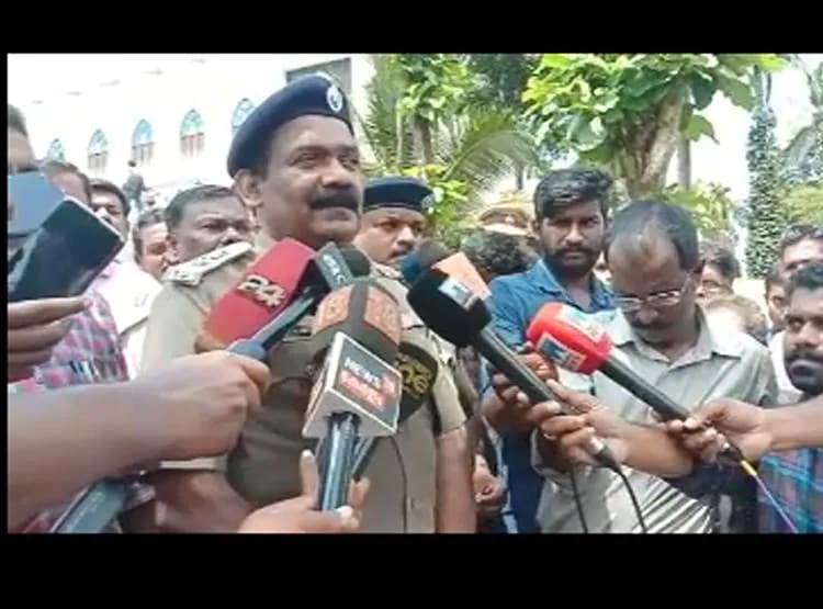 কেৰালা আৰক্ষীৰ সঞ্চালক প্ৰধান লোকনাথ বেহৰাই কয় যে হয়তো জলিৰ চিকাৰ হোৱা থমাছ পৰিয়ালেই একমাত্ৰ নহ’ব পাৰে। তাইৰ অপৰাধিক পটভূমি আৰু আগৰ ৰেকৰ্ড আৰক্ষীয়ে এইক্ষেত্ৰত পৰীক্ষা কৰি আছে। এই গোচৰত আৰক্ষীয়ে যি তৎপৰতাৰে ৰহস্যভেদ কৰিলে সেয়াও তেওঁ উল্লেখ কৰি টীমৰ প্ৰশংসা কৰে। হয়তো আৰক্ষী সক্ৰিয় নোহোৱা হ’লে এই চিৰিয়েল হত্যাকাণ্ড পোহৰলৈ নাহিলেহেতেন। কেৰালা আৰক্ষীৰ সঞ্চালক প্ৰধান লোকনাথ বেহৰাই কয় যে হয়তো জলিৰ চিকাৰ হোৱা থমাছ পৰিয়ালেই একমাত্ৰ নহ’ব পাৰে। তাইৰ অপৰাধিক পটভূমি আৰু আগৰ ৰেকৰ্ড আৰক্ষীয়ে এইক্ষেত্ৰত পৰীক্ষা কৰি আছে। এই গোচৰত আৰক্ষীয়ে যি তৎপৰতাৰে ৰহস্যভেদ কৰিলে সেয়াও তেওঁ উল্লেখ কৰি টীমৰ প্ৰশংসা কৰে। হয়তো আৰক্ষী সক্ৰিয় নোহোৱা হ’লে এই চিৰিয়েল হত্যাকাণ্ড পোহৰলৈ নাহিলেহেতেন।