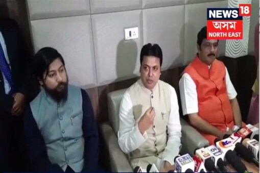 NRCৰ ভিত্তিবৰ্ষকলৈ ৰাজ্যত দল–সংগঠন তথা বিভিন্ন মহলত বিতৰ্কৰ সৃষ্টি হৈ আছে। ইয়াৰ মাজতে কেন্দ্ৰীয় গৃহমন্ত্ৰী অমিত শ্বাহে ঘোষণা কৰিছে যে, সমগ্ৰ দেশজুৰি উন্নীতকৰণ হ’ব ৰাষ্ট্ৰীয় নাগৰিকপঞ্জী। কিন্তু অমিত শ্বাহে ঘোষণা কৰা নাগৰিক পঞ্জীৰ ভিত্তিবৰ্ষ কি হ’ব? 
