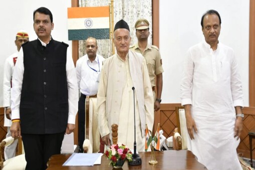 দ্বিতীয়বাৰৰ বাবে ৰাজ্যখনৰ মুখ্যমন্ত্ৰীৰূপে শপত ল’লে দেৱেন্দ্ৰ ফাড়নাৱিছে