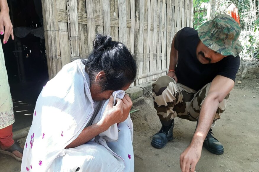 পাৰিবাৰিক সংঘাতৰ বাবে বিবাহৰ এবছৰৰ পিছতে বিশেষভাৱে সক্ষম কন্যাক লৈ মাতৃগৃহলৈ উভতি আহিছিল মহিলাগৰাকী। কিন্তু পিতৃতে এৰি যোৱাৰ পিছত দুৰ্বিসহ হৈ পৰিল মহিলাগৰাকীৰ জীৱন। পাৰিবাৰিক সংঘাতৰ বাবে বিবাহৰ এবছৰৰ পিছতে বিশেষভাৱে সক্ষম কন্যাক লৈ মাতৃগৃহলৈ উভতি আহিছিল মহিলাগৰাকী। কিন্তু পিতৃতে এৰি যোৱাৰ পিছত দুৰ্বিসহ হৈ পৰিল মহিলাগৰাকীৰ জীৱন।