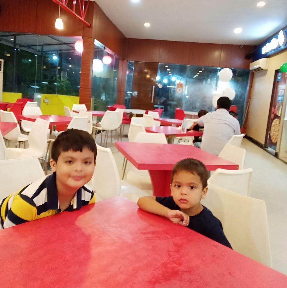 মৰমলগা দুই কণমানি ঈশান আৰু ইবান। আজি আছিল ইবানৰ জন্মদিন। কিন্তু বিধ্বংসী জুয়ত অগ্নিদগ্ধ হৈ মুহূৰ্তৰ ভিতৰতে দুই ভাতৃয়ে সাৱটিলে কৰুণ মৃত্যু। মৰমলগা দুই কণমানি ঈশান আৰু ইবান। আজি আছিল ইবানৰ জন্মদিন। কিন্তু বিধ্বংসী জুয়ত অগ্নিদগ্ধ হৈ মুহূৰ্তৰ ভিতৰতে দুই ভাতৃয়ে সাৱটিলে কৰুণ মৃত্যু।