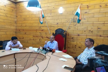ক’ৰোণাক লৈ বিধানসভাৰ অধ্যক্ষৰ কক্ষত বৈঠক, বিধানসভাত প্ৰৱেশ কৰোতে বিধায়কে মানিব লাগিব বহু নিয়ম ক’ৰোণাক লৈ বিধানসভাৰ অধ্যক্ষৰ কক্ষত বৈঠক, বিধানসভাত প্ৰৱেশ কৰোতে বিধায়কে মানিব লাগিব বহু নিয়ম