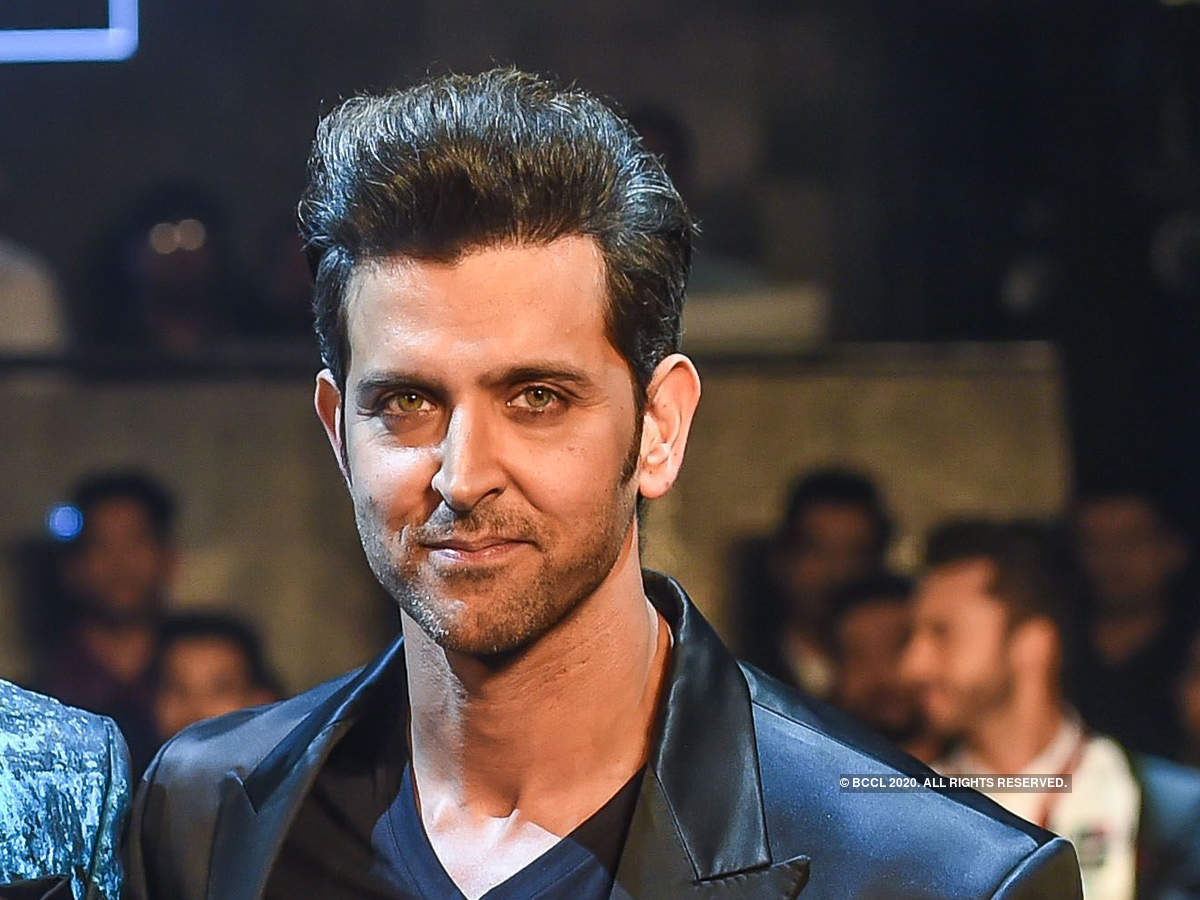 এতিয়া হৃত্বিক ৰোশনৰ এই কাহিনী বহু শিশুৰ বাবেও হৈ পৰিছে প্ৰেৰণাদায়ক। অভিনেতা জনৰ কাহিনী এতিয়া ষষ্ঠ শ্ৰেণীৰ ছাত্ৰ–ছাত্ৰীক পঢ়োওৱা হৈছে। যি ছাত্ৰ–ছাত্ৰীৰ আত্ম বিশ্বাস বৃদ্ধি কৰাৰ লগতে নিজৰ লক্ষ্যত উপনীত হ’বলৈ প্ৰেৰণা যোগাইছে। তামিল নাডুৰ শিক্ষা বৰ্ডে অন্তৰ্ভুক্ত কৰিছে অভিনেতাজনৰ কাহিনী। এতিয়া হৃত্বিক ৰোশনৰ এই কাহিনী বহু শিশুৰ বাবেও হৈ পৰিছে প্ৰেৰণাদায়ক। অভিনেতা জনৰ কাহিনী এতিয়া ষষ্ঠ শ্ৰেণীৰ ছাত্ৰ–ছাত্ৰীক পঢ়োওৱা হৈছে। যি ছাত্ৰ–ছাত্ৰীৰ আত্ম বিশ্বাস বৃদ্ধি কৰাৰ লগতে নিজৰ লক্ষ্যত উপনীত হ’বলৈ প্ৰেৰণা যোগাইছে। তামিল নাডুৰ শিক্ষা বৰ্ডে অন্তৰ্ভুক্ত কৰিছে অভিনেতাজনৰ কাহিনী।