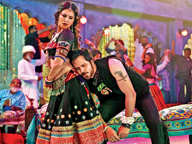 অভিনেত্ৰী ছানী লিয়নীয়ে ইনষ্টাগ্ৰাম লাইভৰ জৰিয়তে কৰিছে অভিনেতা ইমৰাণ হাছমীৰ সন্দৰ্ভত কৰিছে বিশেষ মন্তব্য। অভিনেত্ৰী ছানী লিয়নীয়ে ইনষ্টাগ্ৰাম লাইভৰ জৰিয়তে কৰিছে অভিনেতা ইমৰাণ হাছমীৰ সন্দৰ্ভত কৰিছে বিশেষ মন্তব্য।