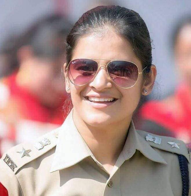 শালিনীয়ে মাত্ৰ ১৮মাহৰ প্ৰস্তুতিৰ পিছতে ২০১১চনত ইউপিএছচিৰ পৰীক্ষা দিছিল। IPSৰ ট্ৰেইনিঙৰ সময়ত শালিনীয়ে ৬৫সংখ্যক বেটছত প্ৰথম স্থান দখল কৰিছিল। তেওঁৰ প্ৰথম পোষ্টিং হৈছিল কুল্লুত। শালিনীয়ে মাত্ৰ ১৮মাহৰ প্ৰস্তুতিৰ পিছতে ২০১১চনত ইউপিএছচিৰ পৰীক্ষা দিছিল। IPSৰ ট্ৰেইনিঙৰ সময়ত শালিনীয়ে ৬৫সংখ্যক বেটছত প্ৰথম স্থান দখল কৰিছিল। তেওঁৰ প্ৰথম পোষ্টিং হৈছিল কুল্লুত।