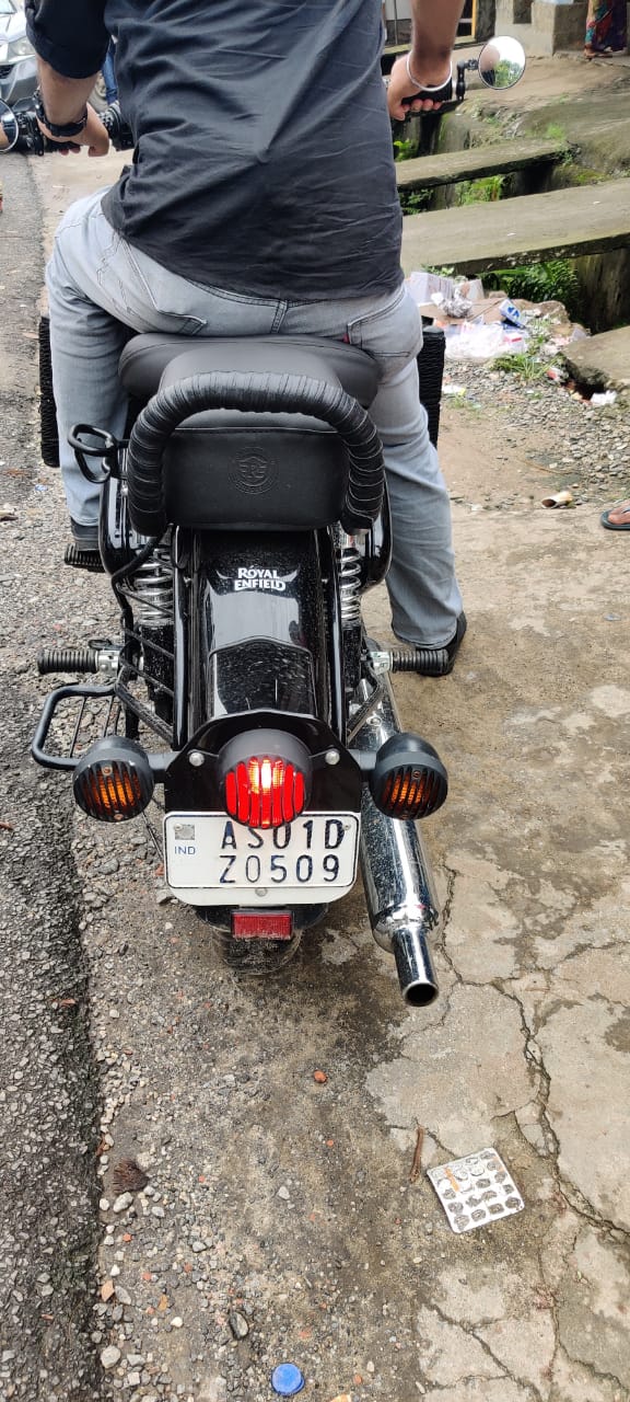 উল্লেখ্য যে কিছুদিন পূৰ্বে মানজা আৰক্ষী থানাত ১৮/২০২০ নম্বৰত ৰুজু হৈছিল ডাম্পাৰ চুৰিৰ এটা গোচৰ। উক্ত গোচৰৰ ভিত্তিত মানজা আৰক্ষীয়ে অনুসন্ধান কৰি গুৱাহাটীৰ হেঙেৰাবাৰীত চলাইছিল এই অভিযান। উল্লেখ্য যে কিছুদিন পূৰ্বে মানজা আৰক্ষী থানাত ১৮/২০২০ নম্বৰত ৰুজু হৈছিল ডাম্পাৰ চুৰিৰ এটা গোচৰ। উক্ত গোচৰৰ ভিত্তিত মানজা আৰক্ষীয়ে অনুসন্ধান কৰি গুৱাহাটীৰ হেঙেৰাবাৰীত চলাইছিল এই অভিযান।