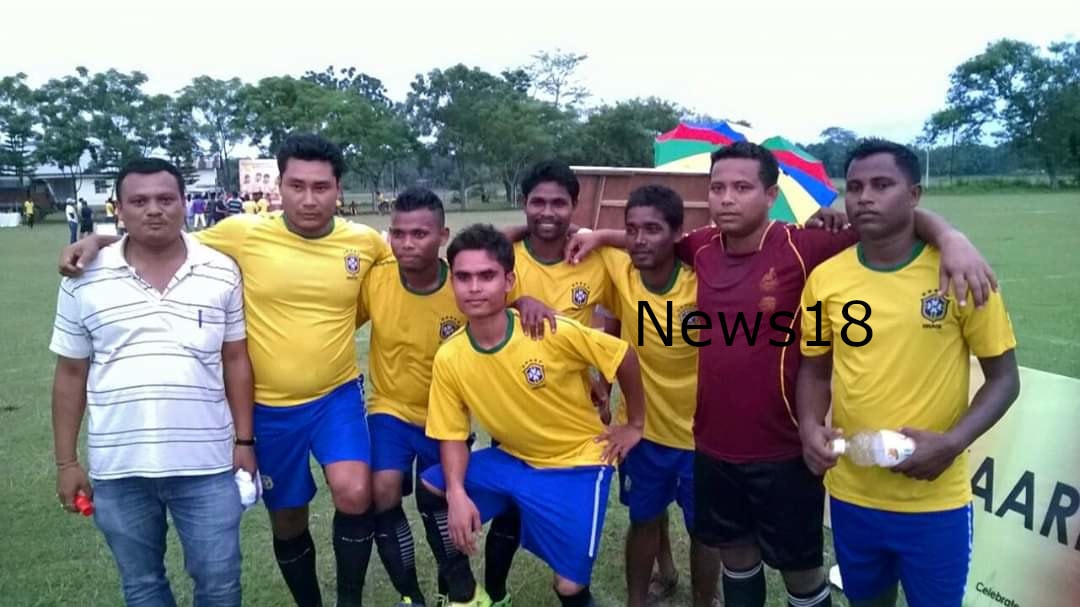 পিছলৈ অইল ইণ্ডিয়াৰ গ'লকীপাৰ হিচাপে সুন্দৰ প্ৰদৰ্শন আগবঢ়োৱা দুৰ্লভে আজিৰ পৰা দুদিন আগলৈকে অৰুণাচলত কৰ্মৰত হৈ আছিল। পিছলৈ অইল ইণ্ডিয়াৰ গ'লকীপাৰ হিচাপে সুন্দৰ প্ৰদৰ্শন আগবঢ়োৱা দুৰ্লভে আজিৰ পৰা দুদিন আগলৈকে অৰুণাচলত কৰ্মৰত হৈ আছিল।