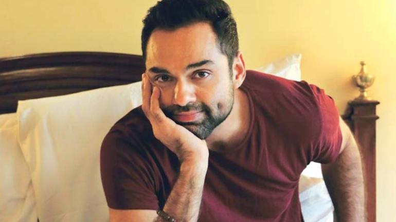 ‘পচন্দৰ তালিকাত নাম নাথিকিলে নাপাই কাম। তোষামোদ কৰে।’ এতিয়া এনে বহু অভিযোগ উত্থাপিত হৈছে বলীউদৰ বহু পৰিচালক-প্ৰযোজকৰ বিৰুদ্ধে। ‘পচন্দৰ তালিকাত নাম নাথিকিলে নাপাই কাম। তোষামোদ কৰে।’ এতিয়া এনে বহু অভিযোগ উত্থাপিত হৈছে বলীউদৰ বহু পৰিচালক-প্ৰযোজকৰ বিৰুদ্ধে।