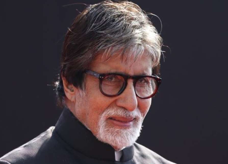 বিগ বিয়ে লিখিছে, ‘গোটেই ঘৰখন তেতিয়া অন্ধকাৰৰ মাজত ডুবি আছিল। মই বিচনাত শুই আছিলো। শীততাপ নিয়ন্ত্ৰিত ঘৰটো যেন হিমশীতল হৈ পৰিছিল। গোটেই শৰীৰটো কঁপিবলৈ ধৰিছিল। হয়, মই আইছ’লেশ্যনত আছিলো। কি কৰিম বুজিব পৰা নাছিলো। ভগৱানৰ নাম লৈছিলো। কঁপনি ক্ৰমাৎ বাঢ়িহে গৈছিল। বিগ বিয়ে লিখিছে, ‘গোটেই ঘৰখন তেতিয়া অন্ধকাৰৰ মাজত ডুবি আছিল। মই বিচনাত শুই আছিলো। শীততাপ নিয়ন্ত্ৰিত ঘৰটো যেন হিমশীতল হৈ পৰিছিল। গোটেই শৰীৰটো কঁপিবলৈ ধৰিছিল। হয়, মই আইছ’লেশ্যনত আছিলো। কি কৰিম বুজিব পৰা নাছিলো। ভগৱানৰ নাম লৈছিলো। কঁপনি ক্ৰমাৎ বাঢ়িহে গৈছিল।