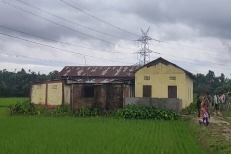হাইলাকান্দিত কোৰোণাৰ ভয়তে জীৱনৰ মোহ এৰিলে এগৰাকী মহিলাই! হাইলাকান্দিত কোৰোণাৰ ভয়তে জীৱনৰ মোহ এৰিলে এগৰাকী মহিলাই!