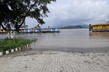 পানীৰ তলত লাচিত ঘাট, মহানগৰীৰ উজান বজাৰৰ ১৯টা পৰিয়ালৰ বাসগৃহত সোমাল পানী