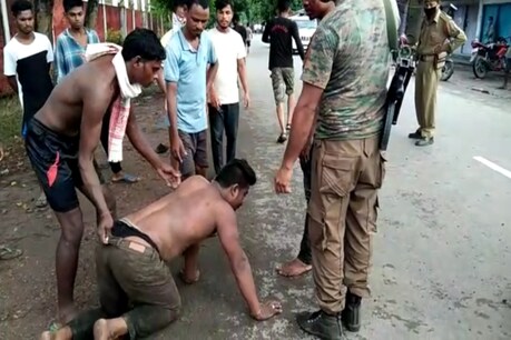 মাৰ্ঘেৰিটাত দ্ৰুতবেগী মাৰুতি কাৰৰ খুন্দাত প্ৰাণ গ’ল পথচাৰীৰ, চালকক গুৰুলা–গুৰুলকৈ প্ৰহাৰ মাৰ্ঘেৰিটাত দ্ৰুতবেগী মাৰুতি কাৰৰ খুন্দাত প্ৰাণ গ’ল পথচাৰীৰ, চালকক গুৰুলা–গুৰুলকৈ প্ৰহাৰ