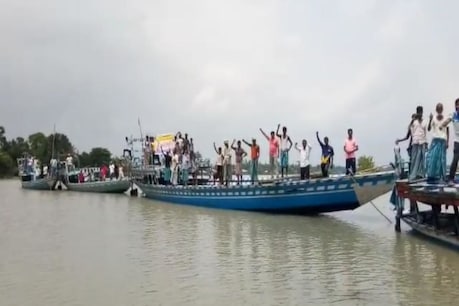 অখিল গগৈৰ মুক্তিৰ দাবীত ব্ৰহ্মপুত্ৰৰ বুকুত ছাত্ৰ মুক্তি, নাৱৰীয়া-মাছমৰীয়াৰ প্ৰতিবাদ অখিল গগৈৰ মুক্তিৰ দাবীত ব্ৰহ্মপুত্ৰৰ বুকুত ছাত্ৰ মুক্তি, নাৱৰীয়া-মাছমৰীয়াৰ প্ৰতিবাদ
