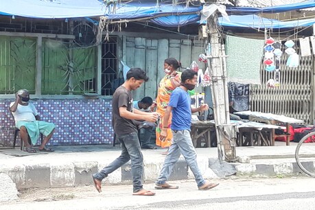 ‘নালাগে মাস্ক, নিপিন্ধো’-কোৰোণা মহামাৰীলৈ ভয় নাই এই সকল ডেম কেয়াৰ যুৱকৰ ‘নালাগে মাস্ক, নিপিন্ধো’-কোৰোণা মহামাৰীলৈ ভয় নাই এই সকল ডেম কেয়াৰ যুৱকৰ