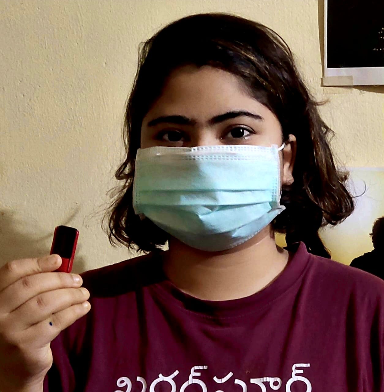 " মই প্ৰায় এবছৰ পূৰ্বে GMCHৰ বস্তি অঞ্চলত ‘Chaksu’ নামৰ স্কুলখন আৰম্ভ কৰিছিলো। প্ৰথম অৱস্থাত বিদ্যালয়খনত ২০ গৰাকী ছাত্ৰ-ছাত্ৰী আছিল আৰু পিছলৈ এই সংখ্যা বৃদ্ধি পাইছিল। বৰ্তমান বিদ্যালয়খনত প্ৰথম শ্ৰেণীৰ পৰা নৱম শ্ৰেণীলৈকে প্ৰায় এশ গৰাকী ছাত্ৰ ছাত্ৰী আছে। মই ব্যৱহাৰিক শিক্ষণ পদ্ধতিৰে হাঁহি ধেমালীৰ মাজেৰে পাঠদান কৰাত বিশ্বাস কৰো।", জুলী কাকতিয়ে এনেদৰে কয়। " মই প্ৰায় এবছৰ পূৰ্বে GMCHৰ বস্তি অঞ্চলত ‘Chaksu’ নামৰ স্কুলখন আৰম্ভ কৰিছিলো। প্ৰথম অৱস্থাত বিদ্যালয়খনত ২০ গৰাকী ছাত্ৰ-ছাত্ৰী আছিল আৰু পিছলৈ এই সংখ্যা বৃদ্ধি পাইছিল। বৰ্তমান বিদ্যালয়খনত প্ৰথম শ্ৰেণীৰ পৰা নৱম শ্ৰেণীলৈকে প্ৰায় এশ গৰাকী ছাত্ৰ ছাত্ৰী আছে। মই ব্যৱহাৰিক শিক্ষণ পদ্ধতিৰে হাঁহি ধেমালীৰ মাজেৰে পাঠদান কৰাত বিশ্বাস কৰো।", জুলী কাকতিয়ে এনেদৰে কয়।