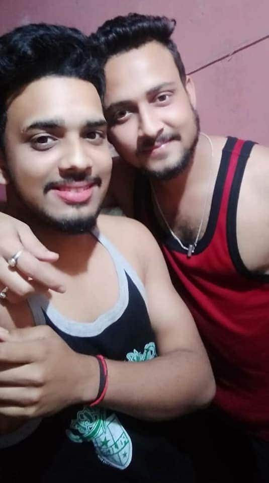 এজনৰ নাম ব্ৰজেন ঠাকুৰীয়া, ঘৰ পাঠশালাত। আনজনৰ নাম অংকুৰ, ঘৰ বাক্সাত। দীৰ্ঘদিন ধৰি দুয়োৰে মাজত আছিল প্ৰেমৰ সম্পৰ্ক। এজনৰ নাম ব্ৰজেন ঠাকুৰীয়া, ঘৰ পাঠশালাত। আনজনৰ নাম অংকুৰ, ঘৰ বাক্সাত। দীৰ্ঘদিন ধৰি দুয়োৰে মাজত আছিল প্ৰেমৰ সম্পৰ্ক।