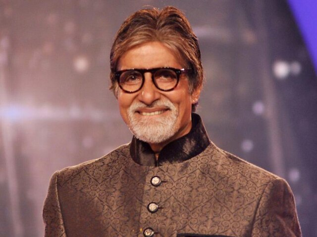 এজন ব্যক্তিয়ে অমিতাভক উদ্দেশ্য কৰি ছচিয়েল মিডিয়াত লিখে, ‘মই বিচাৰো আপুনি কোৰোণাত মৰি যাওক।’ ইয়াৰ পিছতে ক্ষুব্ধ হৈ পৰে বিগ বি। দীঘলীয়া এটা পোষ্টত এই ট্ৰ’লক উত্তৰ দিয়ে তেওঁ। তেওঁ লিখে, ‘তোমাৰ পিতৃ কোন তুমি নিজেই নাজানা’। লগতে তেওঁ লিখে, ‘মই যদি নিজৰ অনুৰাগীসকলক লিখো যে ঠোক দো চালে ক’, তেতিয়া কি হ’ব ভাবি চাইছা!’ এজন ব্যক্তিয়ে অমিতাভক উদ্দেশ্য কৰি ছচিয়েল মিডিয়াত লিখে, ‘মই বিচাৰো আপুনি কোৰোণাত মৰি যাওক।’ ইয়াৰ পিছতে ক্ষুব্ধ হৈ পৰে বিগ বি। দীঘলীয়া এটা পোষ্টত এই ট্ৰ’লক উত্তৰ দিয়ে তেওঁ। তেওঁ লিখে, ‘তোমাৰ পিতৃ কোন তুমি নিজেই নাজানা’। লগতে তেওঁ লিখে, ‘মই যদি নিজৰ অনুৰাগীসকলক লিখো যে ঠোক দো চালে ক’, তেতিয়া কি হ’ব ভাবি চাইছা!’