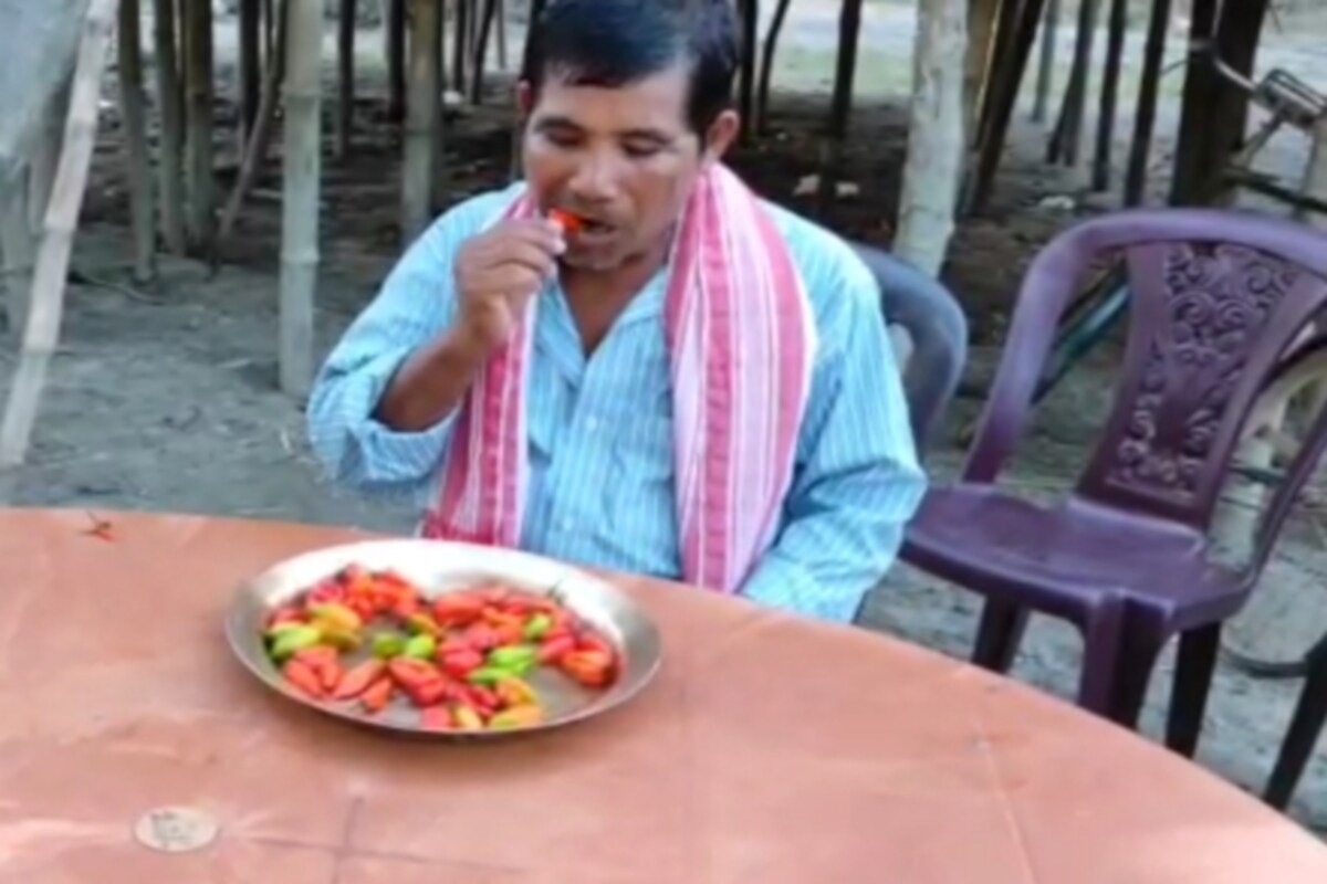 আপোনাৰ-মোৰ বাবে এটা ভোট জলকীয় খাই শেষ কৰাতো কিমান সম্ভৱ? কিন্তু আপোনাৰ–মোৰ বাবে অসম্ভৱ হ’লেও এজন ব্যক্তিৰ বাবে এই কাম তেনেই সাধাৰণ। আপোনাৰ-মোৰ বাবে এটা ভোট জলকীয় খাই শেষ কৰাতো কিমান সম্ভৱ? কিন্তু আপোনাৰ–মোৰ বাবে অসম্ভৱ হ’লেও এজন ব্যক্তিৰ বাবে এই কাম তেনেই সাধাৰণ।