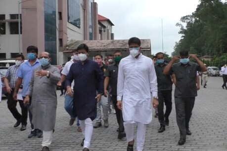 ‘প্ৰতিদিনে ঘোষণা কৰিম নতুন আঁচনি, ২১ত আমাৰেই হ’ব চৰকাৰ, ৰিপুণ বৰাৰ শুকান মুখেই কয় কংগ্ৰেছৰ দুৰবস্থাৰ কথা’ ‘প্ৰতিদিনে ঘোষণা কৰিম নতুন আঁচনি, ২১ত আমাৰেই হ’ব চৰকাৰ, ৰিপুণ বৰাৰ শুকান মুখেই কয় কংগ্ৰেছৰ দুৰবস্থাৰ কথা’