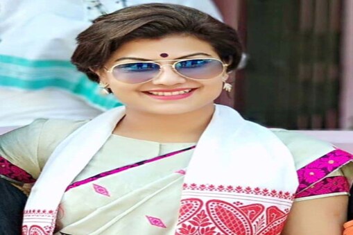 এতিয়া নিৰ্বাচনৰ বতাহ যেন ভালকৈয়ে লাগিছে ৰাজ্যৰ একাংশ শিল্পীৰ গাত। ৰাজনৈতিক দবলত যোগদানৰ এক যেন অঘোষিত প্ৰতিযোগিতাতহে অৱতীৰ্ণ হৈছে একাংশ গায়ক-গায়িকা, অভিনেতা-অভিনেত্ৰী।