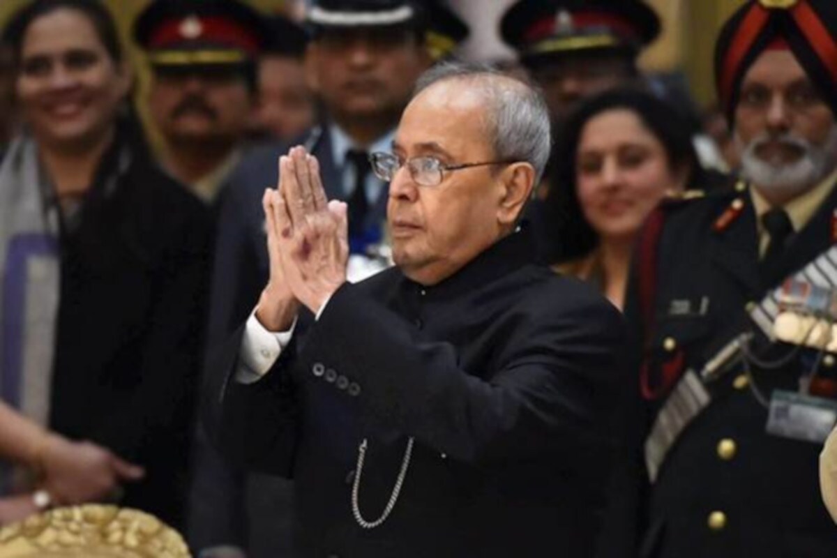 ১৯৮০–১৯৮৫লৈ ৰাজ্যসভাৰ নেতাও আছিল মুখাৰ্জী। তদুপৰি ২০০৪ৰ পৰা ২০০৬ চনলৈ প্ৰতিৰক্ষা মন্ত্ৰী, ২০০৬ৰ পৰা ২০০৯লৈ বিদেশ মন্ত্ৰী আৰু ২০০৯ৰ পৰা ২০১২ চনলৈ বিত্ত মন্ত্ৰী হিচাপে কাৰ্যনিৰ্বাহ কৰিছিল জ্যেষ্ঠ নেতাগৰাকীয়ে। ১৯৮০–১৯৮৫লৈ ৰাজ্যসভাৰ নেতাও আছিল মুখাৰ্জী। তদুপৰি ২০০৪ৰ পৰা ২০০৬ চনলৈ প্ৰতিৰক্ষা মন্ত্ৰী, ২০০৬ৰ পৰা ২০০৯লৈ বিদেশ মন্ত্ৰী আৰু ২০০৯ৰ পৰা ২০১২ চনলৈ বিত্ত মন্ত্ৰী হিচাপে কাৰ্যনিৰ্বাহ কৰিছিল জ্যেষ্ঠ নেতাগৰাকীয়ে।