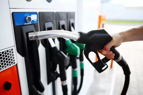 Petrol Price Today: জনসাধাৰণৰ বাবে আহিব পাৰে সুখবৰ! কেতিয়া কমিব পেট্ৰ’ল–ডিজেলৰ দাম? Petrol Price Today: জনসাধাৰণৰ বাবে আহিব পাৰে সুখবৰ! কেতিয়া কমিব পেট্ৰ’ল–ডিজেলৰ দাম?