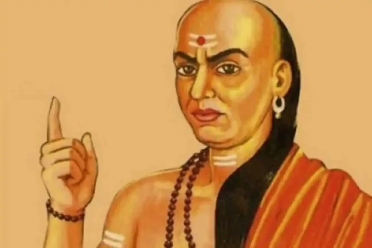 চাণক্যই কৈছিল যে, কোনো কামৰ পৰিণাম আগতেই চিন্তা কৰিব লাগে। ফল কি হ’ব, সেই কথা ভাবি কাম কৰিলে অসুবিধা কম হয়। চাণক্যই কৈছিল যে, কোনো কামৰ পৰিণাম আগতেই চিন্তা কৰিব লাগে। ফল কি হ’ব, সেই কথা ভাবি কাম কৰিলে অসুবিধা কম হয়।