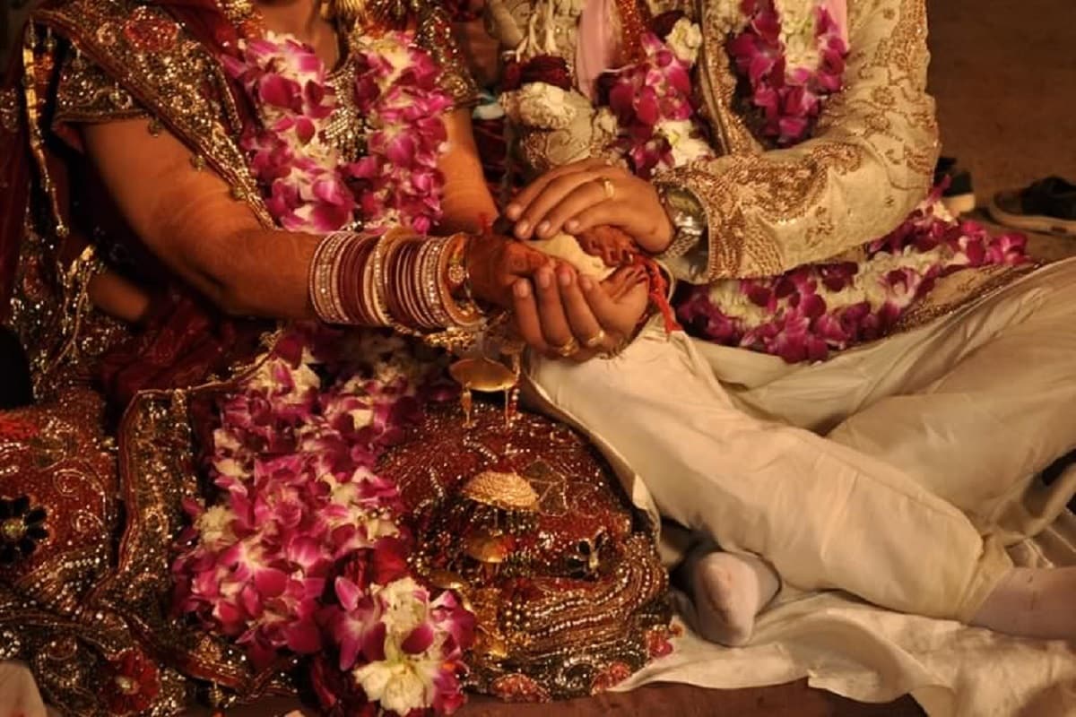 দাম্পত্য জীৱন সুন্দৰ কৰি তুলিবলৈ মানসিক আৰু শাৰীৰিক স্বাস্থ্য অত্যন্ত সুস্থিৰ হোৱাটো প্ৰয়োজন। মানুহৰ খাদ্যাভাসেও যথেষ্ট প্ৰভাৱ পেলাই এই ক্ষেত্ৰত। দাম্পত্য জীৱন সুন্দৰ কৰি তুলিবলৈ মানসিক আৰু শাৰীৰিক স্বাস্থ্য অত্যন্ত সুস্থিৰ হোৱাটো প্ৰয়োজন। মানুহৰ খাদ্যাভাসেও যথেষ্ট প্ৰভাৱ পেলাই এই ক্ষেত্ৰত।