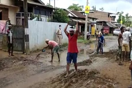 হাতত কোৰ, মূৰত পাগুৰি, পথ মেৰামতিত নামিল বিধায়ক ৰূপজ্যোতি কুৰ্মী হাতত কোৰ, মূৰত পাগুৰি, পথ মেৰামতিত নামিল বিধায়ক ৰূপজ্যোতি কুৰ্মী