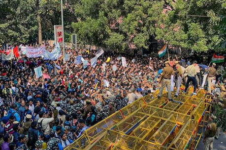 শৈক্ষিক পৰিবেশ বৰ্তাই ৰখাৰ কৌশল! বিশ্ববিদ্যালয় সমূহত থাকিব ‘দুষ্ট ল’ৰাৰ’ তালিকা! শৈক্ষিক পৰিবেশ বৰ্তাই ৰখাৰ কৌশল! বিশ্ববিদ্যালয় সমূহত থাকিব ‘দুষ্ট ল’ৰাৰ’ তালিকা!