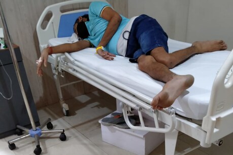 মাৰোৱাৰী হাস্পতালত পলাতক অক্ষয় চান্দ! গ্ৰেপ্তাৰ হ’বনে অক্ষয়? মাৰোৱাৰী হাস্পতালত পলাতক অক্ষয় চান্দ! গ্ৰেপ্তাৰ হ’বনে অক্ষয়?