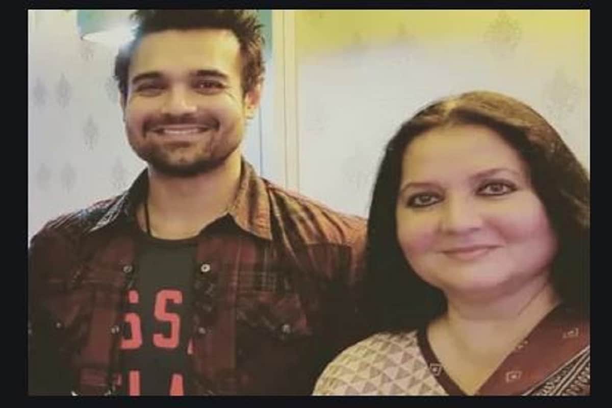 কেৱল মহাক্ষয়েই নহয়, মাক অৰ্থাত্ মিথুনৰ পত্নীয়েও অত্যাচাৰ চলাই যুৱতীগৰাকীৰ ওপৰত। কিন্তু এই অভিযোগ উত্থাপিত হোৱাৰ পিছত এতিয়া নস্যাত্ কৰিছে চক্ৰবৰ্তী পৰিয়ালে। কেৱল মহাক্ষয়েই নহয়, মাক অৰ্থাত্ মিথুনৰ পত্নীয়েও অত্যাচাৰ চলাই যুৱতীগৰাকীৰ ওপৰত। কিন্তু এই অভিযোগ উত্থাপিত হোৱাৰ পিছত এতিয়া নস্যাত্ কৰিছে চক্ৰবৰ্তী পৰিয়ালে।
