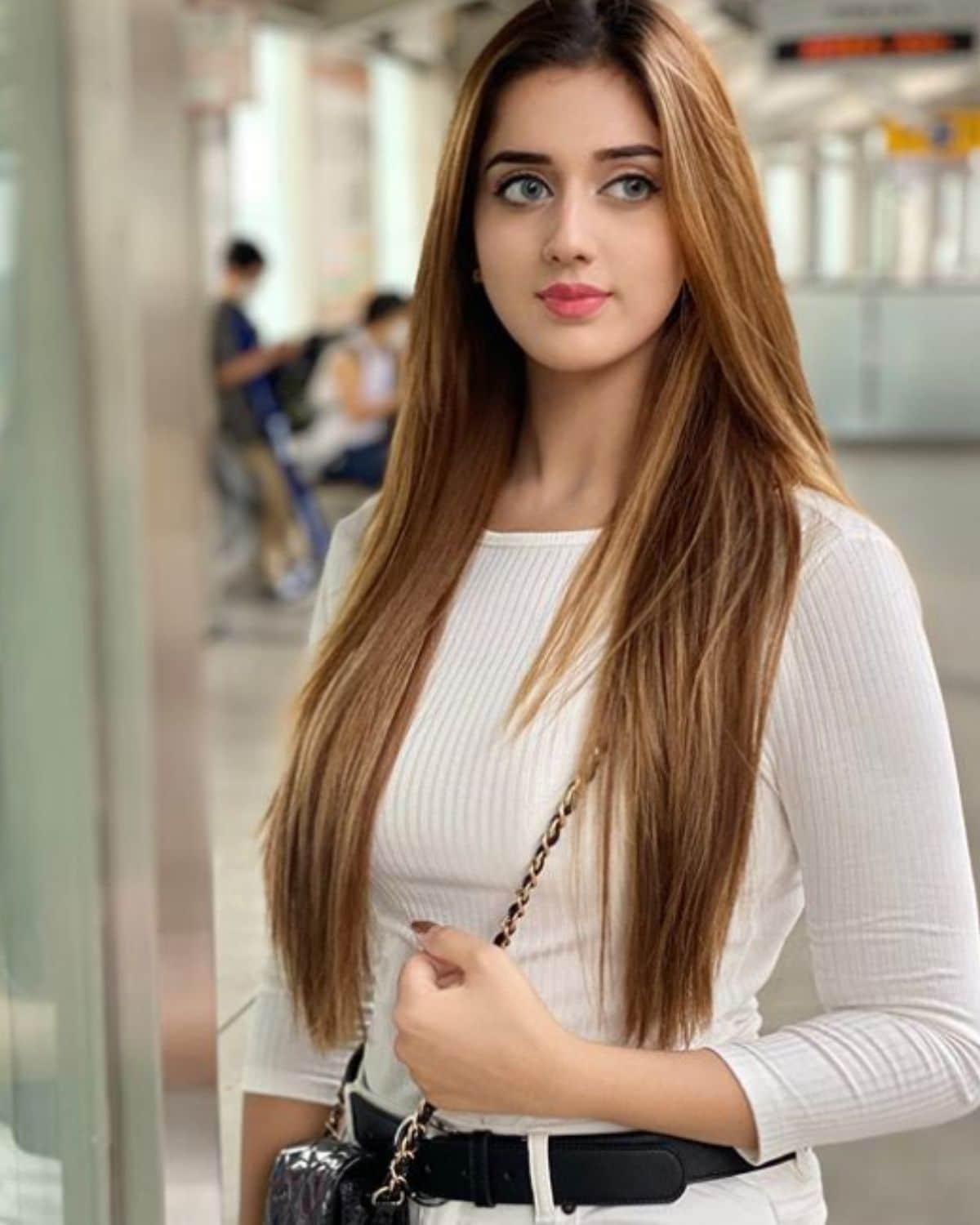 দেশত টিকটক নিষিদ্ধ হোৱাৰ পিছত জন্নত মিৰ্জাই দেশ এৰাৰ ঘোষণা কৰিছে। কিন্তু তেওঁৰ এই সিদ্ধান্তক লৈ অনুৰাগীসকল ব্যথিত! (Photo credit: instagram/@jannatmirza_) দেশত টিকটক নিষিদ্ধ হোৱাৰ পিছত জন্নত মিৰ্জাই দেশ এৰাৰ ঘোষণা কৰিছে। কিন্তু তেওঁৰ এই সিদ্ধান্তক লৈ অনুৰাগীসকল ব্যথিত! (Photo credit: instagram/@jannatmirza_)